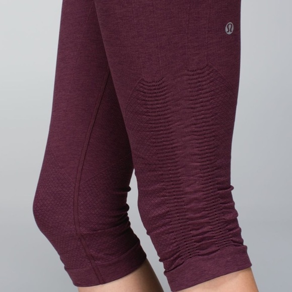 Lululemon In The Flow Crop II Heathered Bordeaux Drama - Picture 2 of 6